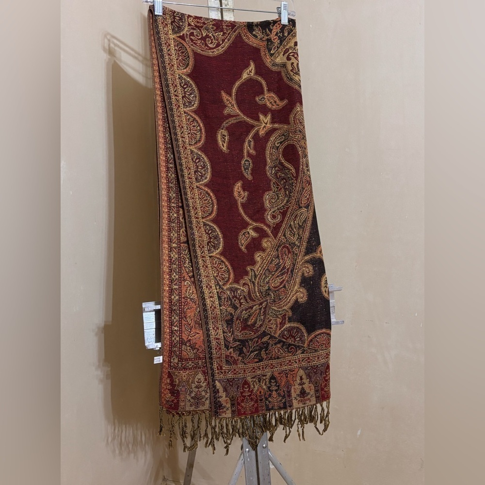 Elegant Paisley Burgundy & Gold  Shawl/Wrap/Scarf  with Fringe - Picture 4 of 7